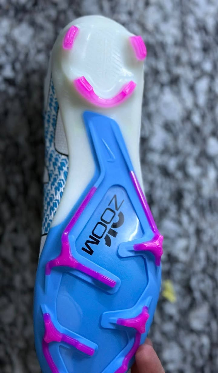 سلام عليكم اخوان طبعا آنه ام امزون طلعلي حذاء يسمونه مال سند بس يكرم اسم الله اصلييييه قياس ٤٣ الي يفيده ينطين بي سعر بما يرضي الله


**إذا كنت صاحب هذا الإعلان وتريد حذفه لأي سبب، رجاءا أرسل رسالة إلى الدعم الفني**