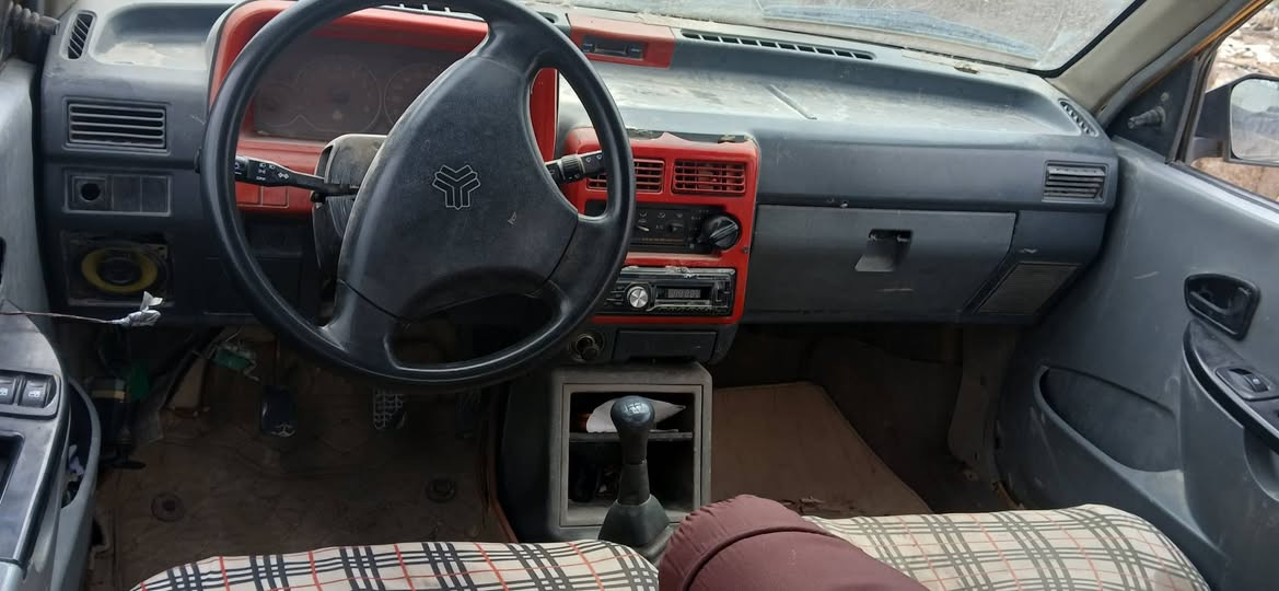 سايبه ١١ معمره تعمير كامل سمكره لكاط خياس ليوم طلعتها من السمكري  السياره فقط عوزها صبغ مكينه وكير ستوني شادهن بجيس كهربائيات كلها شغاله تبريد عوزه كمبريسر فقط دعاميه موجوده مداور ثاني يوم مصفره هيئه وغرامات مالكها يمي يريد مداور السعر 20 ورقه قفل الله شاهد بس تنصبغ تنباع اكثر من هيج مكاني الديوانيه ***********
