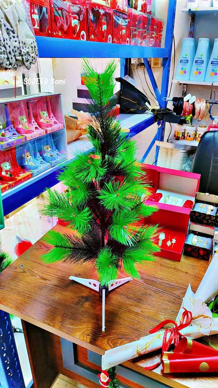 🎄✨ شجرات كريسمس بأحجام مختلفة ✨🎄
الفرحة تكمل ويّا شجرة الكريسمس 🌟
متوفر عدنه شجرات كريسمس
✔️ أحجام مختلفة
✔️ شكل أنيق وجودة حلوة
✔️ تناسب البيت، المحل، والمكاتب

سوّي أجواء الكريسمس بلمسة فخمة 🎁🎄
وخلّي زينتك هالسنة غير شكل ✨
💰 أسعارنا جميلة ومناسبة للجميع

📍 العنوان: النجف – المناذرة
شارع المرور مقابل أسواق الكوثر
🏪 عالم المنظفات
📞 للتواصل: ***********
