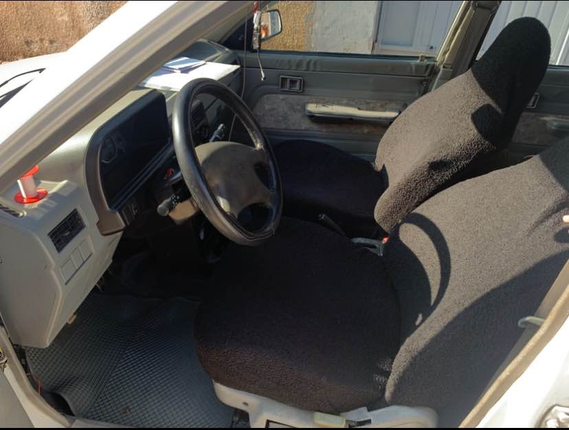 سایپا مۆدێل 2010 بێ دەعم و بێ بۆیاخ بەس قرچێکی چاملغێکی دوای هەیە بە سارد چاک کراوەتەوە 
گێڕو مەکینە و تەبریدی بەشەرت کە زۆر مەزبوتە و زۆر کەمیش بەنزینەخوات و دەفتەری بەنزینیشی هەیە
سەنەوی تاوەکو 2027 تازەیە بەناوی خۆمەوەیە 
سعری 52وەرقەو مەجالێکی زۆر کەم
لەسلێمانیم
*********** Singapore
