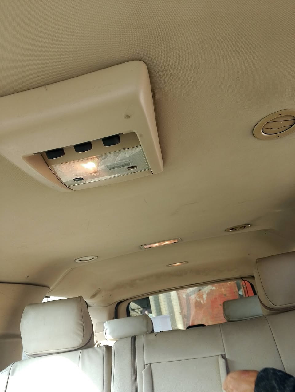 ادوات ادوات شوفر طويل 2012  مصبوغ ابيض مصفر دواخل مكينه كير اكسل تبريد حداديه فول السعر 70 وبيها مجال الزبير ***********
