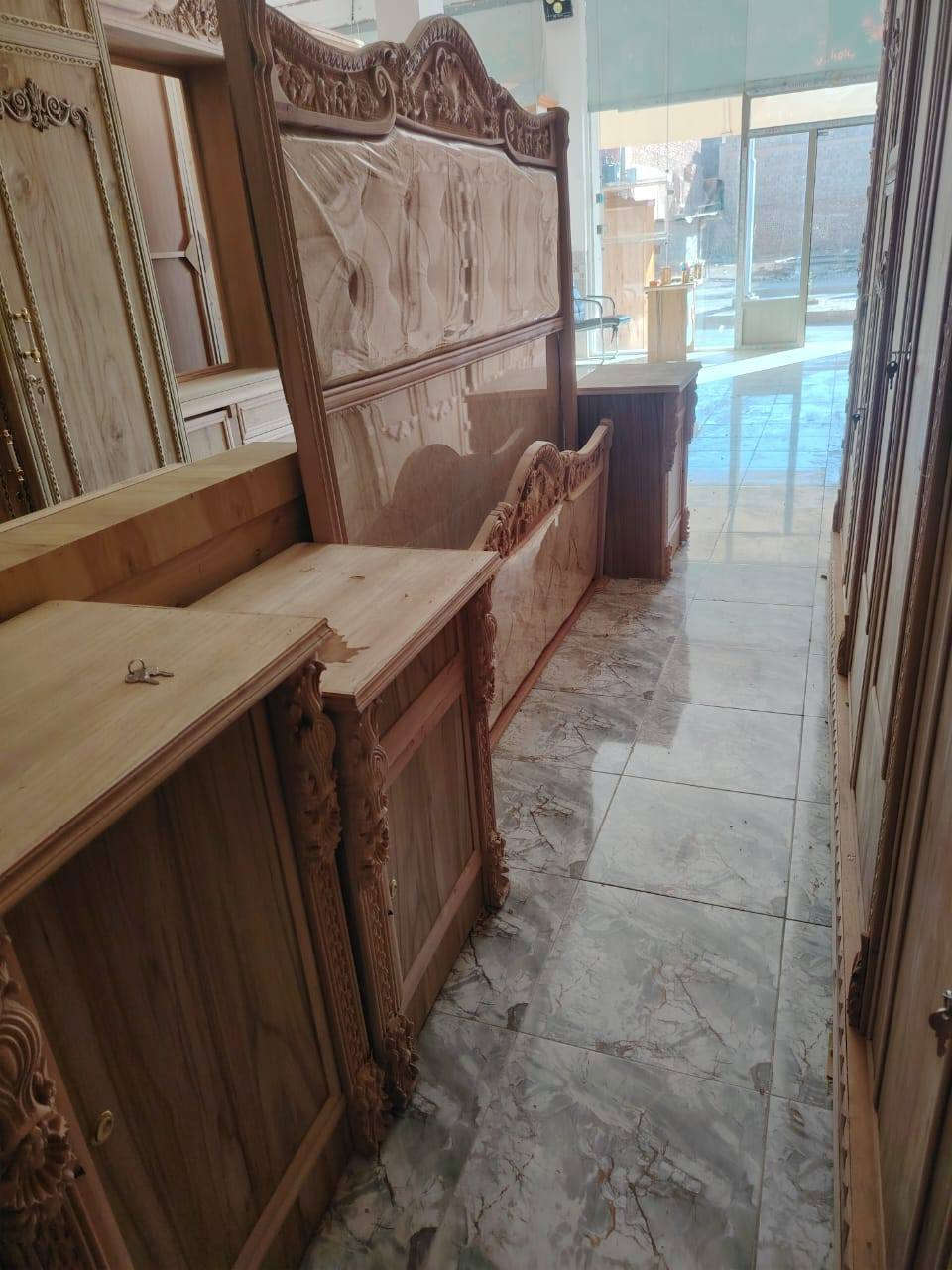 يا الله اللهم صل وسلم على نبينا محمد وعلى آل محمد
......
غرفة اخشاب من الدرجة الأولى.. #للبيع نقد واقساط
١.. كنتور ٦ أبواب طابقين ٥ ملم النقش الموضوع ع الكنتور و الغرفه من خشب#الزان المصري.. قاعدة وسكف الداير والتاج زان أيضا 
كذلك الدنك زان
٢.. زاوية بأرتفاع الكنتور و النقوش أيضا من خشب #الزانالمصري
٣.. ميز مرايه يحتوي على كومديات عدد ٢ و ٤ مجرات وسط
والتاج المرايه من خشب #الزانالمصري أيضا
٤..الجرباية تحتوي على كومديات عدد ٢ ومجرات عدد ٢
...
سعر الغرفه مع الصبغ مليونين و١٥٠


**إذا كنت صاحب هذا الإعلان وتريد حذفه لأي سبب، رجاءا أرسل رسالة إلى الدعم الفني**