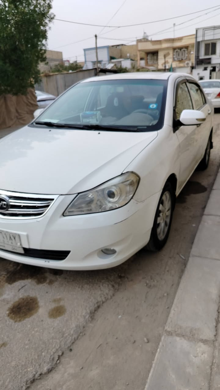 السلام عليكم ورحمة الله وبركاته
بي واي دي (byd) للبيع موديل 2012
السيارة بأسمي رقم بابل سنوية مامنتهية 
السيارة نظيفة وحلوة 
السعر 50 وبيها مجال بسيط مكاني النجف الاشرف 
للاستفسار اتصل على الرقم ***********
