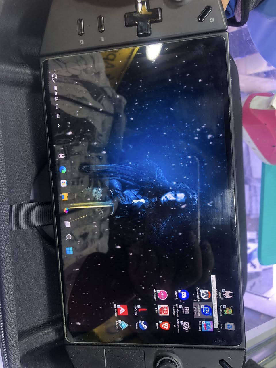 سلام عليكم جهاز لينوفو ليجن كو مستخدم شهر ونص الجهاز اخو جديد بطاريه 98الجهاز كامل وي غراضه ولزكه ملزوكه وثانيه حتياط ويا السعر ٦٧٠ومكاني بغداد مدينه صدر 
***********
