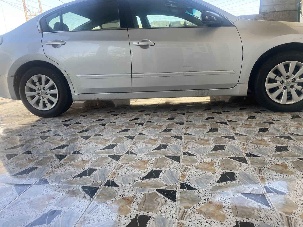 سلام عليكم عندي التيما 2011 امريكي رقم اربيل ضررها دعاميه وبنيد  سياره جاهزه خير من الله مكاني الرمادي 
***********
