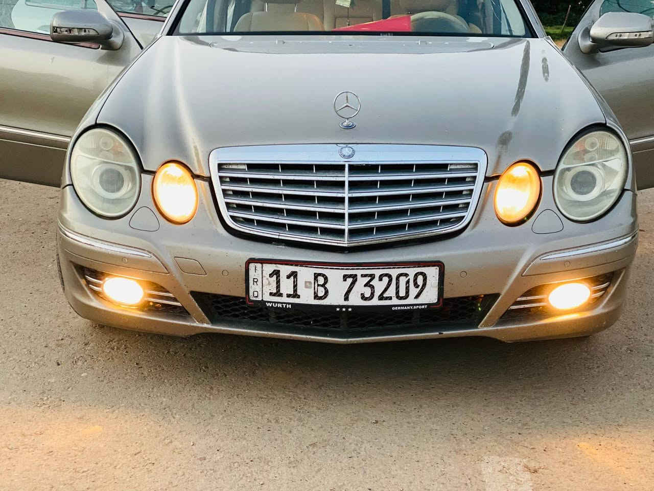 مرسيدس w211 2007 e350 
افنكارد وارد امريكي حادثها جاملغ الامامي الايسر مصبوغه عام تبريد تدفئه #السعر120
للاستفسار الاتصال على الرقم ***********
