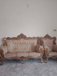 تخم ملكي • ١٠ مقاعد • كوشات وطبلات