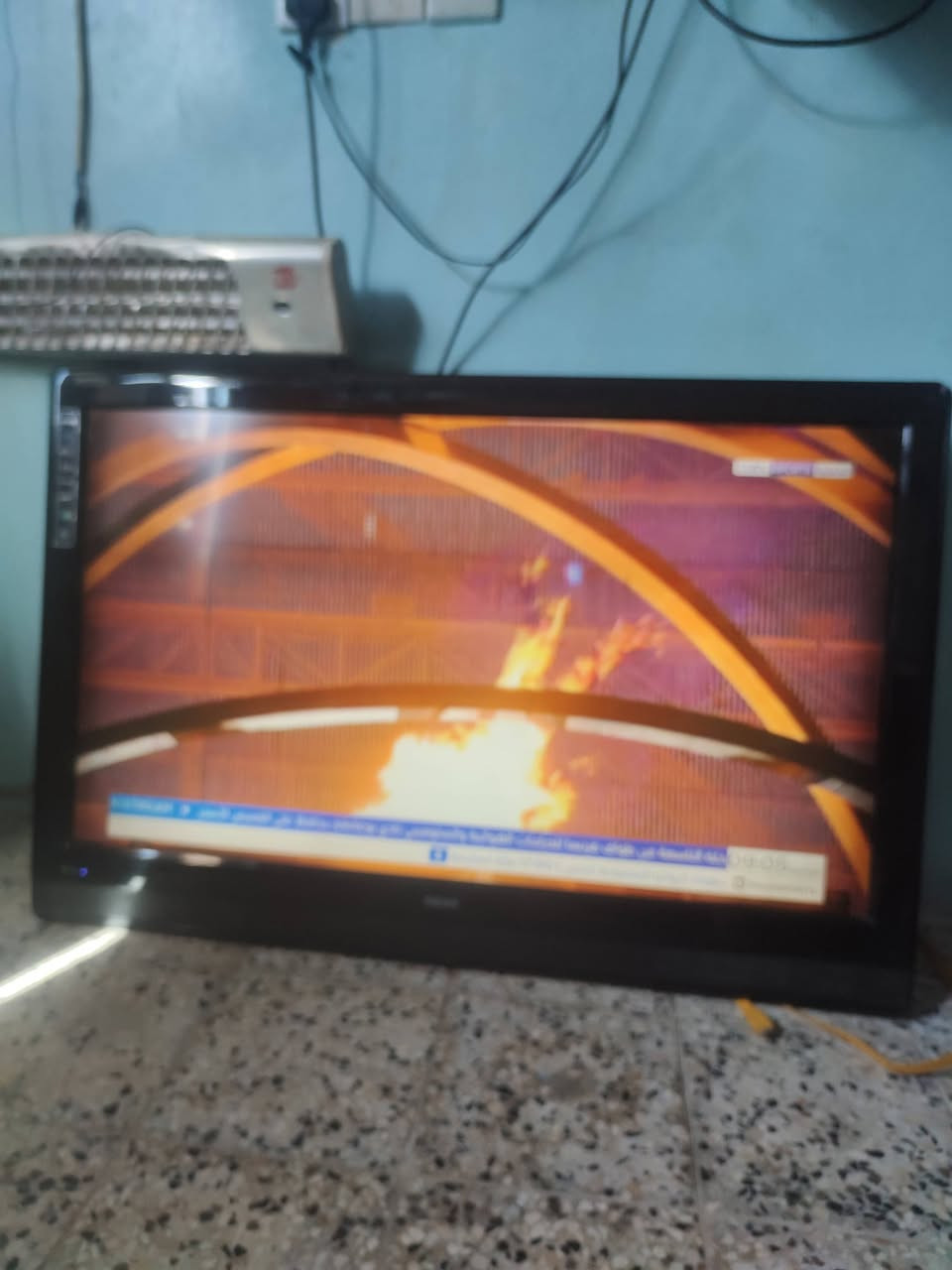 شاشة حجم 45 بلا نيت نوع RENQ
سعرها 65
وبيها مجال 
***********
