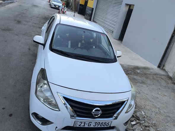 نيسان صني موديل 21 رقم سليمانية سنوية لل 2027 شهر 7 والسيارة بسمي
السيارة ماشية 106 الف كيلو 
ضررها جاملغ خلفي جهة السايق مصبوغ 
وبيها مكانين بارد كلش بسيطة 
محرك كير تبريد تدفئة كله مكفول باتري جديد تخم تاير جديد 
دوشمة جديدة للكشنات 
شاشة وكامرة خلفية دوارة 
داش كام امامي خلفي 
لايت عالي ناصي مع السكن مع بلوجكترات كلها لد ابيض 
4 سماعات بايونيرز مع مضخم صوت
السعر 105 وبيها مجال 
***********
