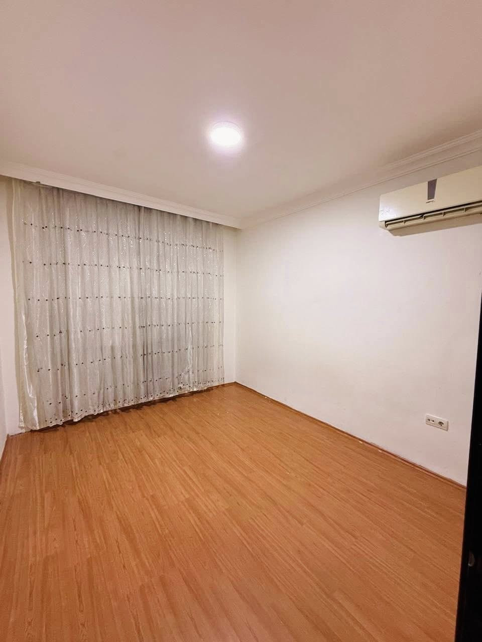 ‼️ افروستي - Avrocity ‼️
⁨
🏢 شقة فارغة للبيع في أرقى مجمع سكني بدهوك

✨ افروستي – Avrocity

🔹 نوع - B 
🔹 شمال شرق
🔹 مساحة - 168 م
🔹طابق 3 

💰 الدفع : ✔️ كاش

📞 للاستفسار و التفاصيل :
مكتب VIP دهوك للعقارات

📱 ***********
📱 ***********

💬 أو تواصل معنا على الخاص أو عبر الواتس أب

📌 فرصتك للسكن أو الاستثمار لا تعوّض!
#avrocity #fyp #explore #duhok #دهوك
