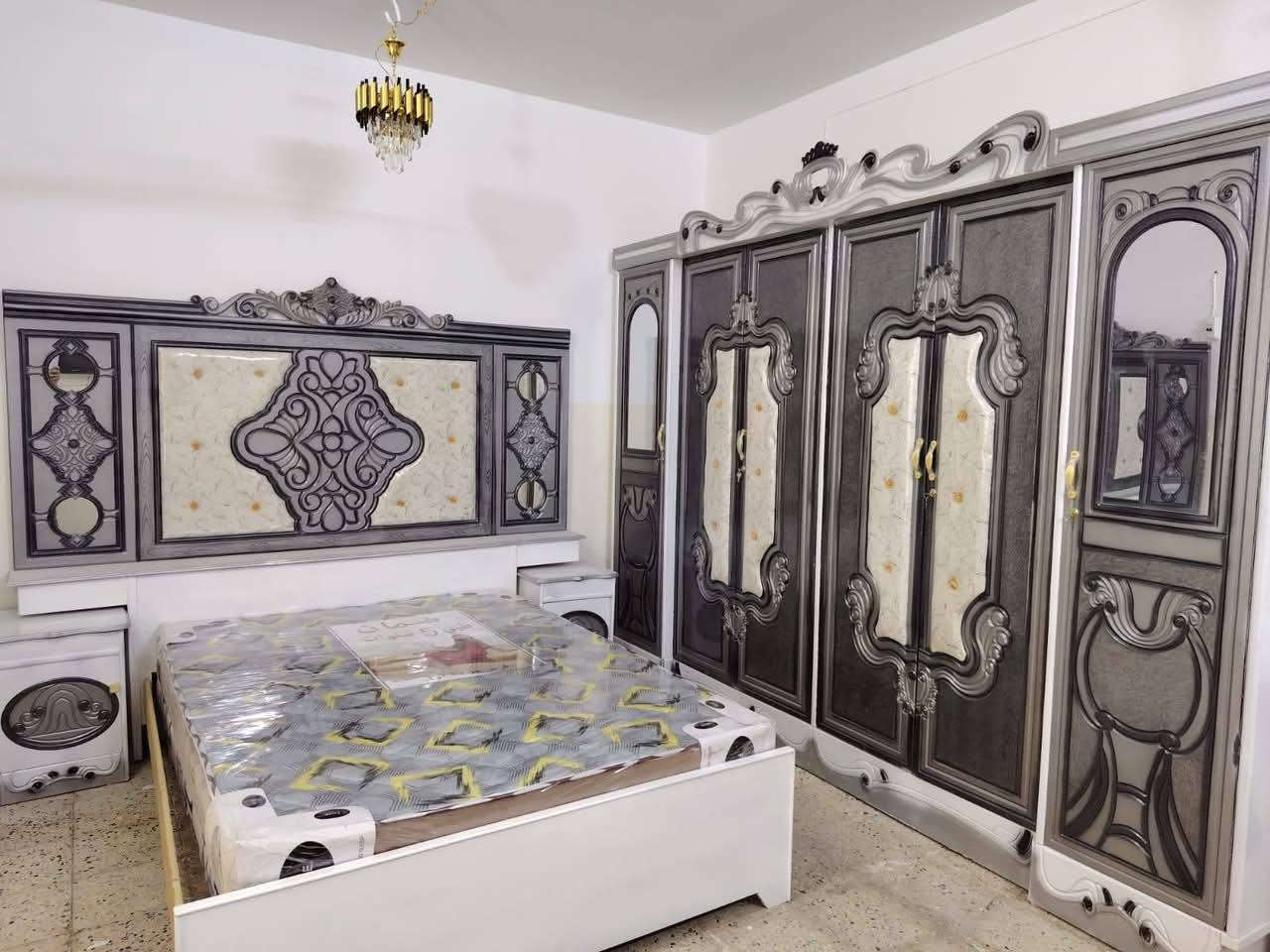 غرفة ستة باب نضام تركي شغل عراقي 
العنوان النجف_ شارع المدينة_مقابل جامع الجوهرجي

الاستفسار   ***********
