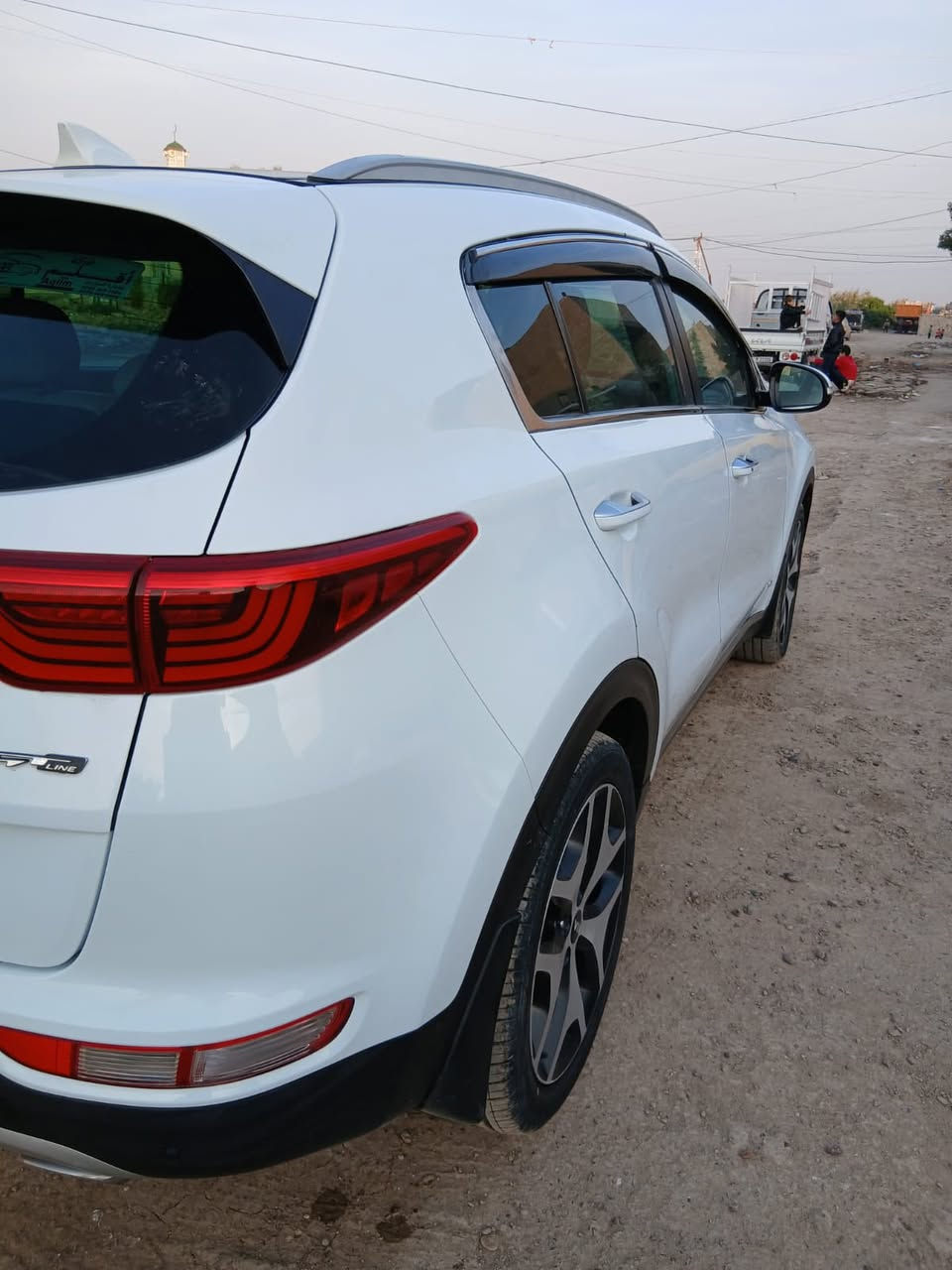 فول موصفات اعلى فئه 

موديل ٢٠١٦

مكفوله من الرصعه والبارد والصبغ والرصعات 

وبل عافيه ع ياخذه 

رقم اربيل بسمي هزه وسنويه جدد 

الموصفات  

فتحت سقف

كشنات تدفئه تبريد 

اشاير مري

صندوق شفط كهرباء

داخل جلد لونين 

هاند بريك هرباء 

رادار 

حساسات امامي خلفي 

وبعد هوايه موصفات 

مكان السياره بغداد 

السعر 187 بيه مجال بسيط كلش 

الرقم 

*********** 

*********** 

‏غير متواجد ع فيس
