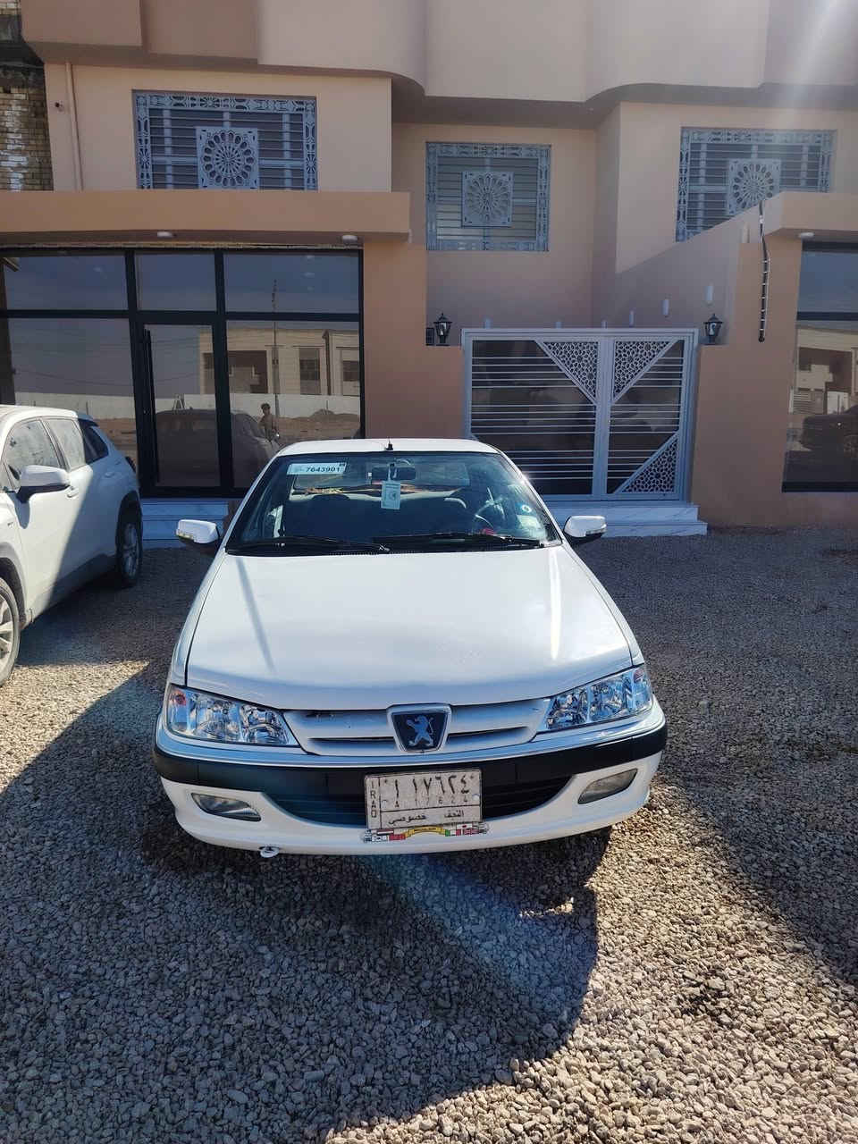 السلام عليكم بيجو بارص بيع او مراوس 2013 مكفوله عده البنيد مبدل سياره حلوه وجاهزه كير ومكينه وحداديه جديد تخم تاير جديد كهربائيات كله شغاله السعر 46 وبيها مجال قليل مكاني نجف الاتصال ***********
