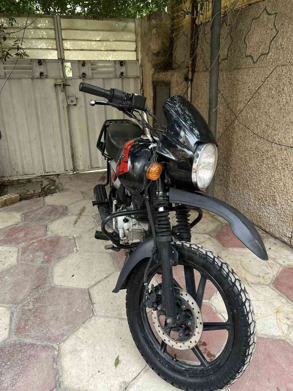 سـلام عليكم بوكسر موديل نهايه 22 محسوبه ع 23 ماشي معامله ترقيم بس برئت ذمه يراد رايدهه 1500 مابيه نقص بس باتري كاعد صار فتره عنوان بغداد الشعب 
***********
