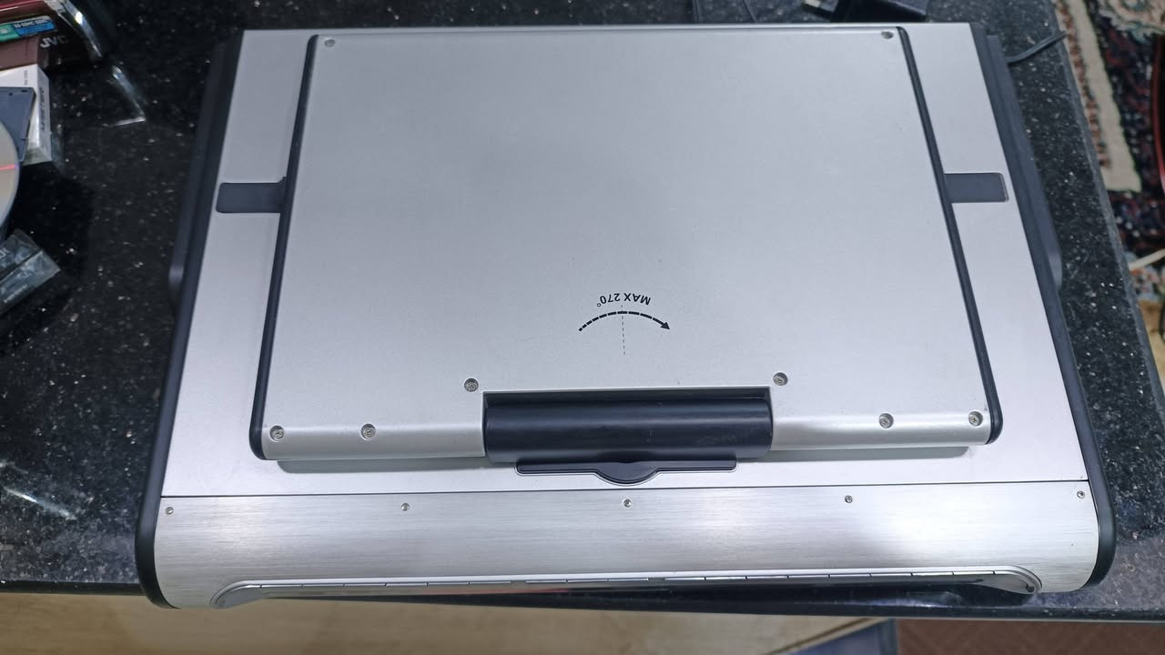 شاشه و جهاز ديفيدي باله انكليزية صناعه صينيه، يحتوي على تلفزيون ارضي و و AV و مشغل ديفيدي، بي راديو موجتين AM/FM يشتغل على محوله ١٢ فولت. 
٥٠ الف


**إذا كنت صاحب هذا الإعلان وتريد حذفه لأي سبب، رجاءا أرسل رسالة إلى الدعم الفني**