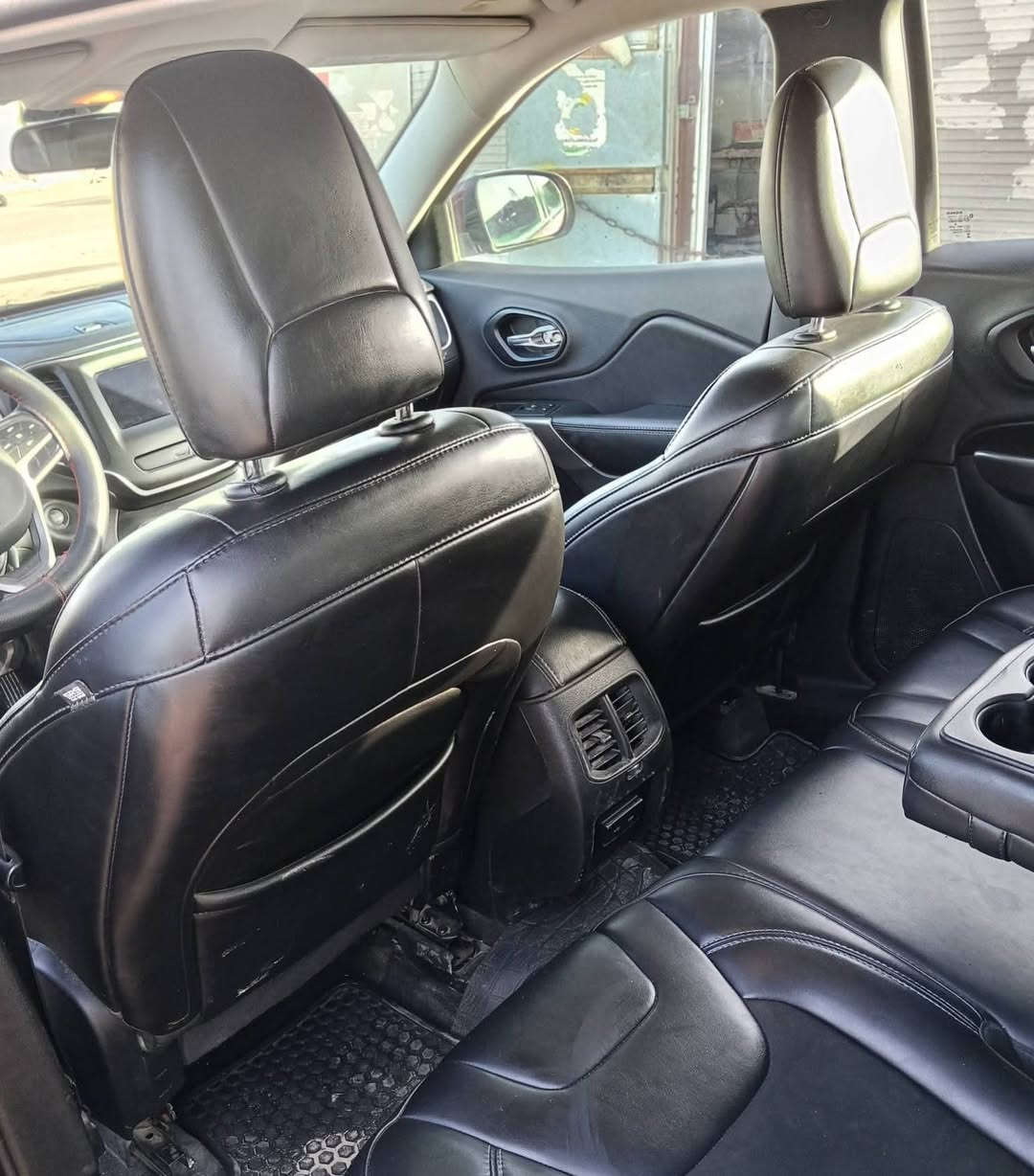 جيب شيروكي 2019
V6 

3.200

ضرر بالصور 

ماشيه 49.000 ميل
رقم ديالى 
انكليزي


**إذا كنت صاحب هذا الإعلان وتريد حذفه لأي سبب، رجاءا أرسل رسالة إلى الدعم الفني**