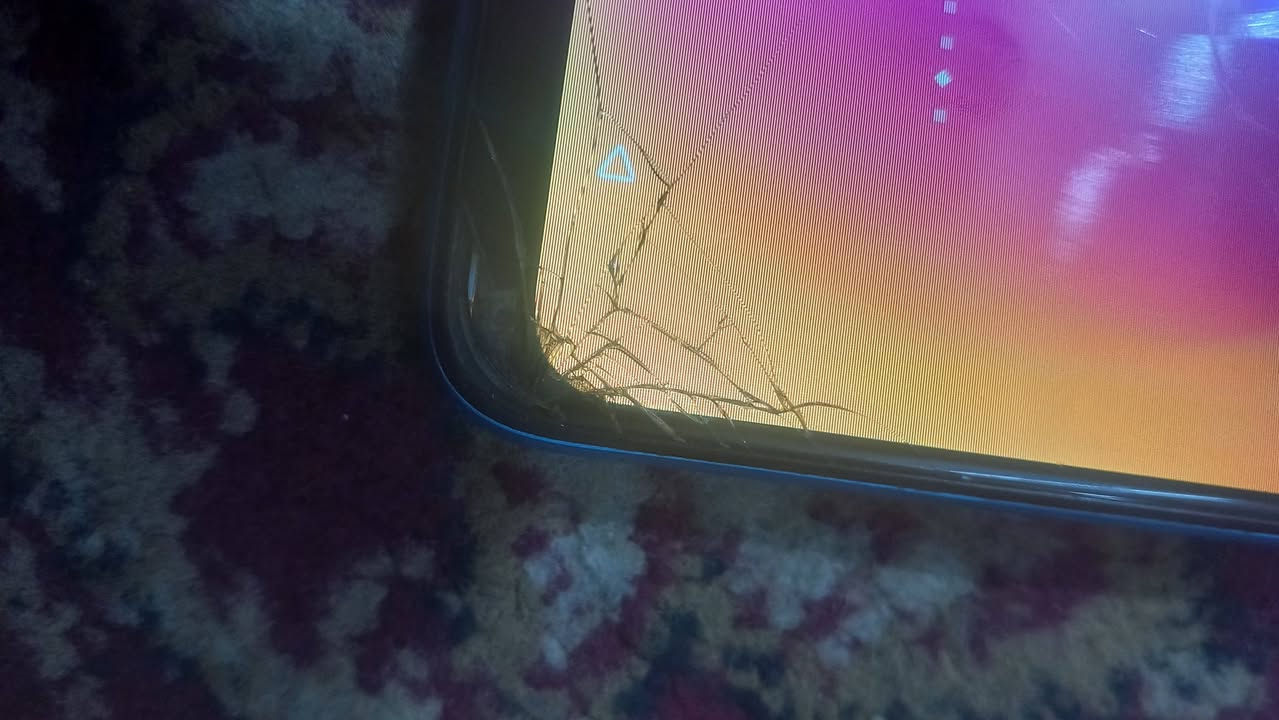 موبايل بي فطر بل شاشه 
سعر ٤٠ قفل شغال بوبجي فول 
قفل ٤٠ جهاز مداخل تصليح 
فقط الشاشه موضحه كدامك 
***********
