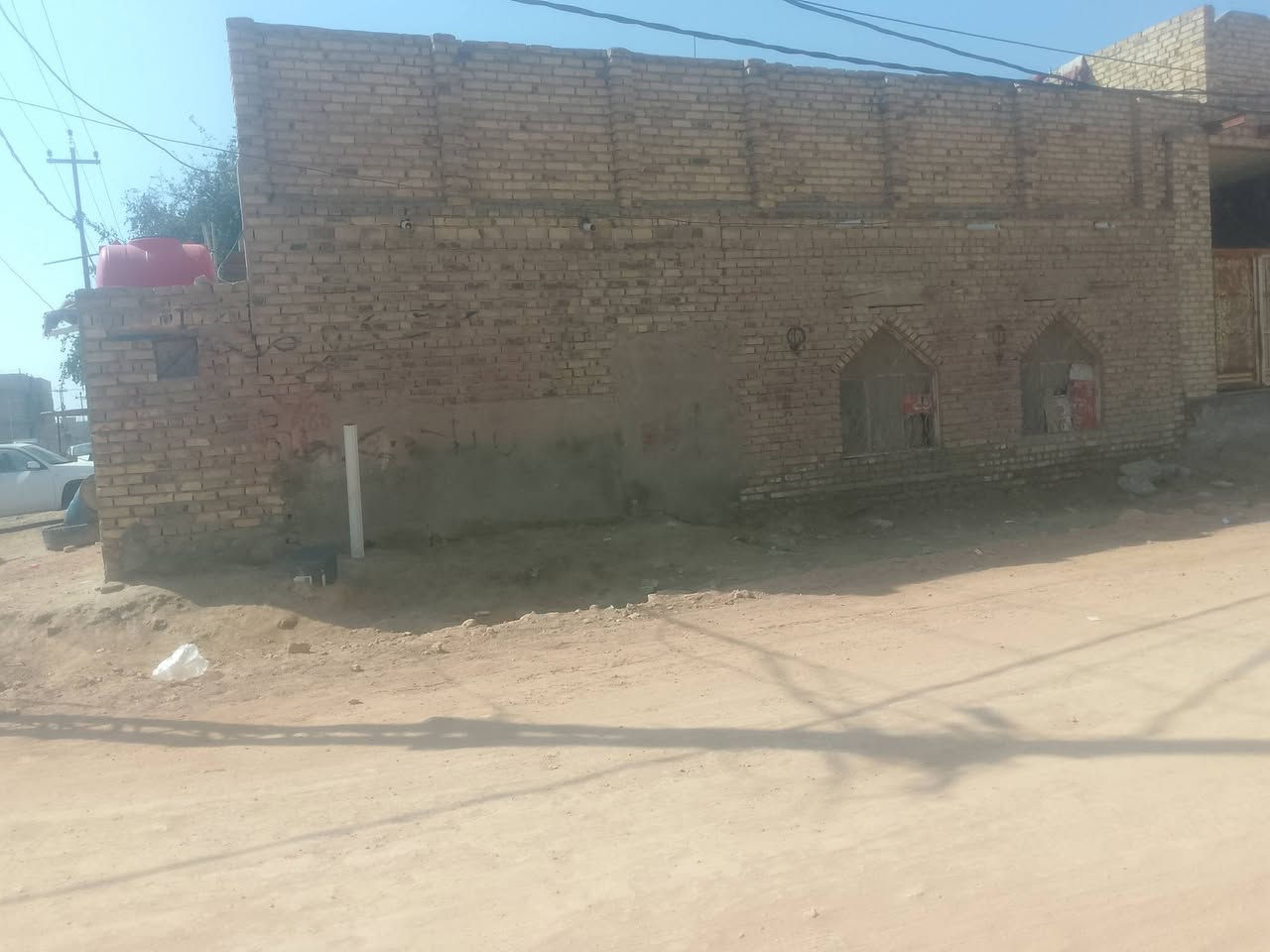 بيت للبيع طابو صرف  مساحه 120 متر   موقع ركن علي شارع العام الصناعه رقم***********
