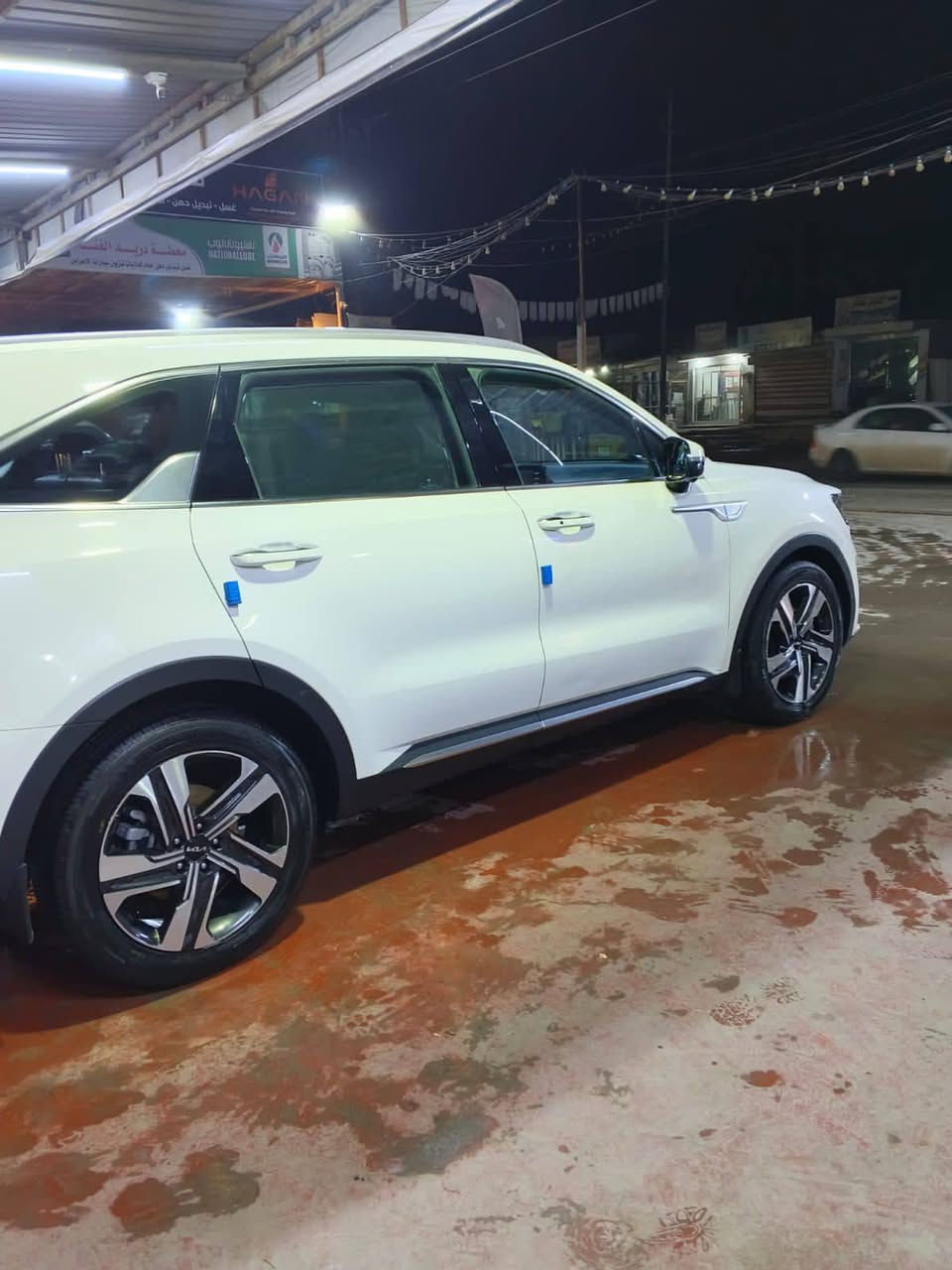 سلام عليكم سورنتو للبيع موديل 22 فول موصفات أعلى فئه خليجي جاملخ فقط صبغ وبارد شي بسيط موضح بل سونار ماشيه 94 السعر 280 ورقه العنوان بغداد الدوره للاستفسار على رقم *********** واتساب ***********
