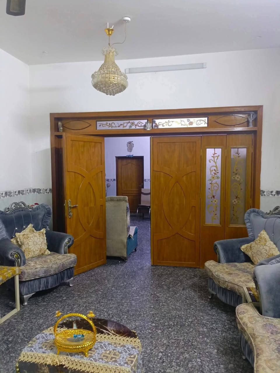 دار للبيع طابو زراعي سند 25 الموقع حي الكرامة خلف الضريبه من جهة حي الطيارة المساحة 170 متر طابقين الطابق الاول غرف نوم هول صالة مطبخ ومجمع صحيات وكراج سيارة الطابق الثاني 2 غرف نوم هول ومجمع صحيات
للاستفسار مكتب النبل للعقار والبناء والهندسه 
*********** واتساب 
***********
