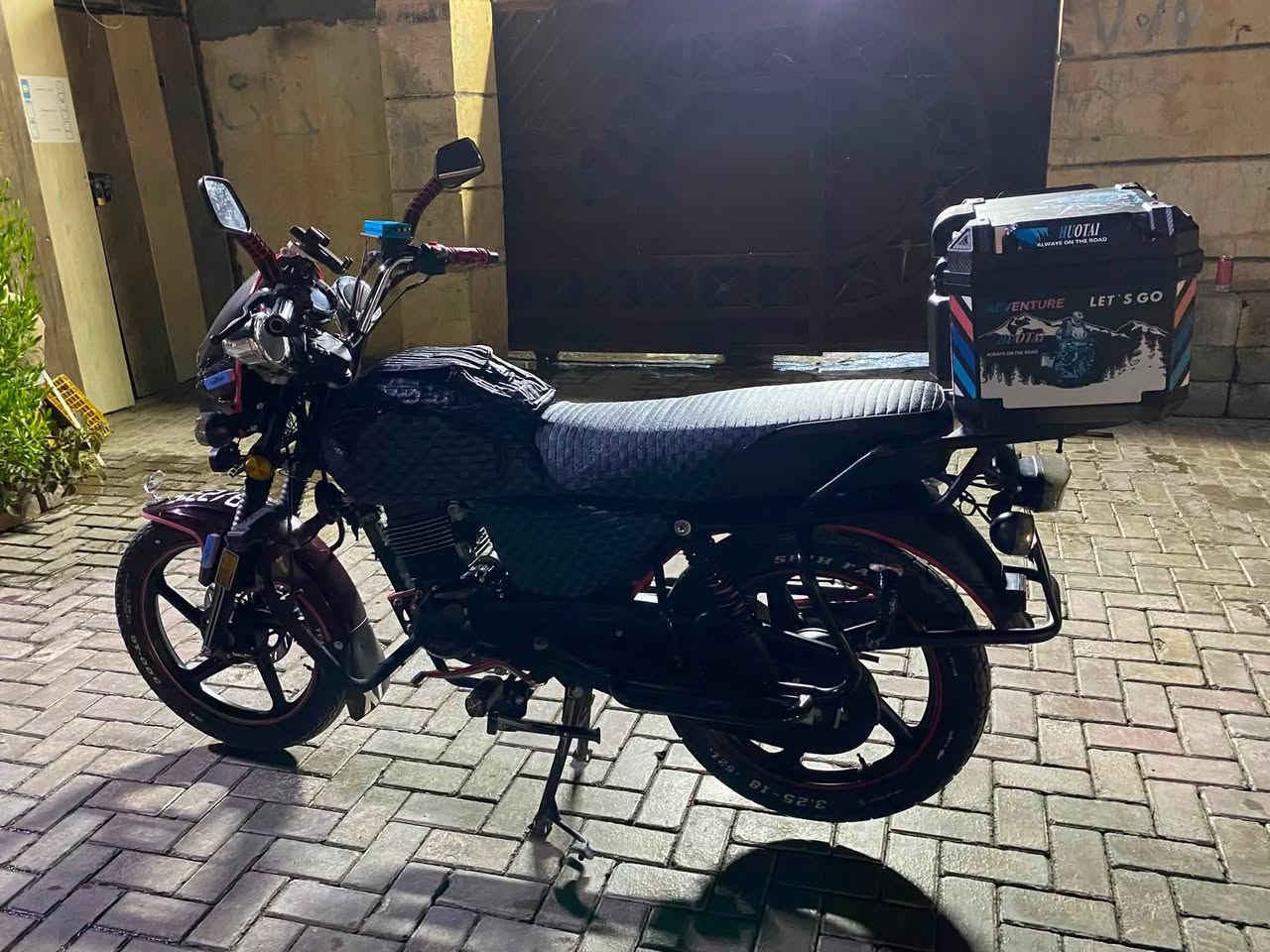 سلام عليكم
دايون 24 كفاله برغي مابيها نقص 
ومجنبزه حلو  
حجم مكينه 200 
لوزن ثقيل مو لخفيف 
لسعر 1400 وبيها مجال بصيط
*********** مكاني تكريت 
مكاتبه فقط
