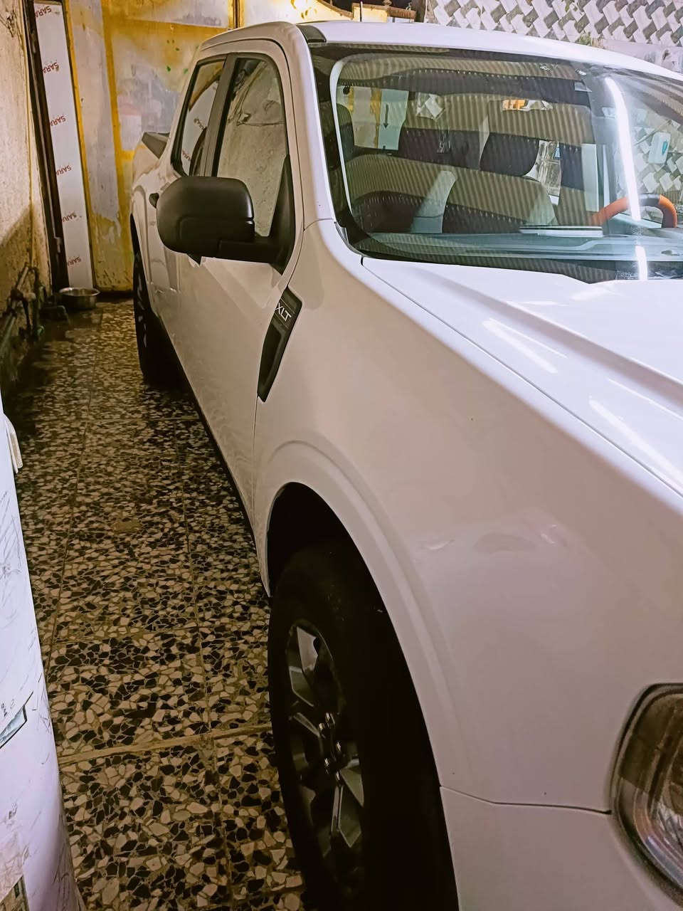 السلام عليكم ورحمة الله وبركاته 
للبيع او مراوس فورد مافريك هايبرد XLT موديل 23 
حادث فقط دعاميه اماميه. بسمي 
السيارة خير من الله 
السعر 188 ورقه  الاستفسار اتصال على الرقم ***********
