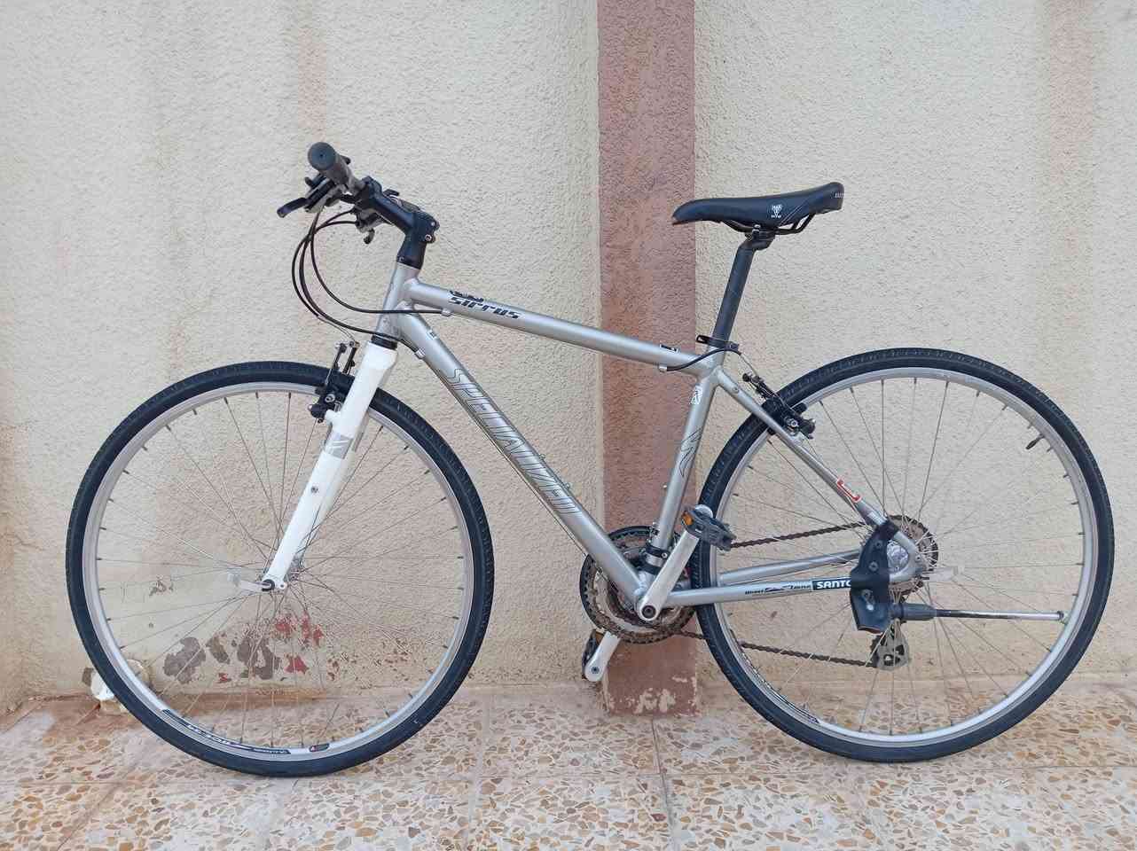 السلام عليكم
دراجه ماركـه #Specialized #سبيشيل_زيد
ماركه غنيه عن التعريف
حجم 28 c700
قياس فريم سمول S
معدن المنيوم بالكامل 
صنع يدوي تايوان 🇹🇼
سستم شيمانوا التوس 8×3
لون سلڤر لامع
وياله مختمه #ALEXRIMS
بريكات #تيكتروا
دراجه كامله ومضطبه كل غراضها اصليه 

#السعـر 170 الـف
#مكاني_موصل_جانب_الايسـر
#يـوجد_تـوصيل_محافظـات


**إذا كنت صاحب هذا الإعلان وتريد حذفه لأي سبب، رجاءا أرسل رسالة إلى الدعم الفني**
