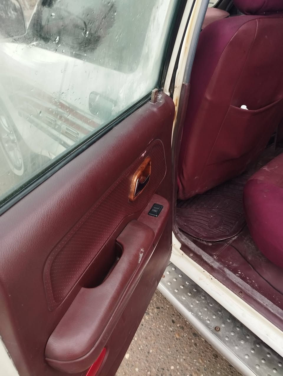 السلام عليكم ورحمه الله وبركاته
من رخصة إلاادمن للبيع سيارة بيكم دير 2009 نينوى أبسمي 
تحويل فقط مكينة وكير شرط طخم تاير السعر 72 وبيها مجال
وغير متواجد على الفيس للتواصل على هذا الرقم *********** او***********
