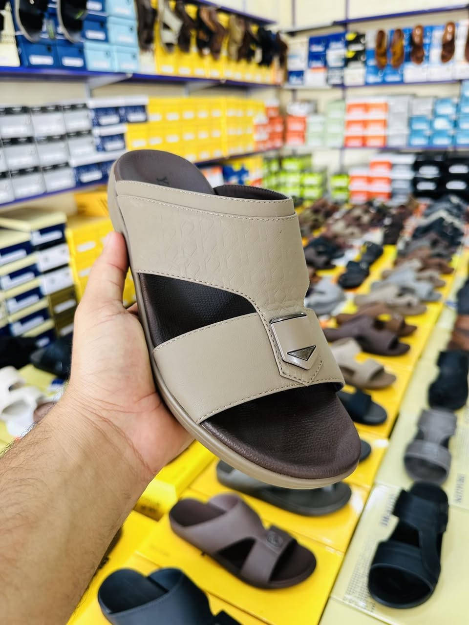 🪡#بضاعتنا الجديده🪡
#تشكيلة سريعه اليوم     🔥🔥🔥
_____
شحاطة خفيفه طبي
القياسات-41-42-43-44-45
ـــــــــــــــــــــــــــــــ
زبائننا الكرام زورونا وتجدون كل مايسركم ويرضيكم 

تكريت شارع الاحتفالات مجاور دشداشه شاكر


**إذا كنت صاحب هذا الإعلان وتريد حذفه لأي سبب، رجاءا أرسل رسالة إلى الدعم الفني**