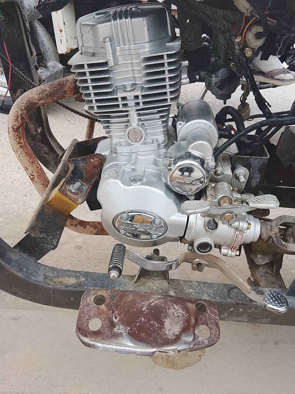 سلام عليكم محرك الاصلي حاسبه 2025صارله شهر من شاده توه سحك للبيع ب200 ***********
