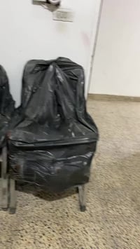 كراسي • ٢٥ كرسي • للبيع