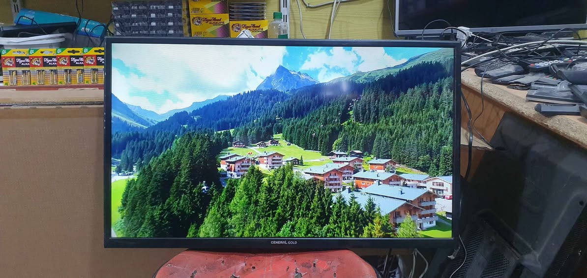 تەلەڤیزۆنی جەنەڕاڵ گۆڵد سمارتە قەبارە 32 خاوێنە
نرخی 55000 بێ مامەڵە لە هەولێرە پەیوەندی
بکە بە واتساپ و ڤایبەر *********** أربيل, العراق
