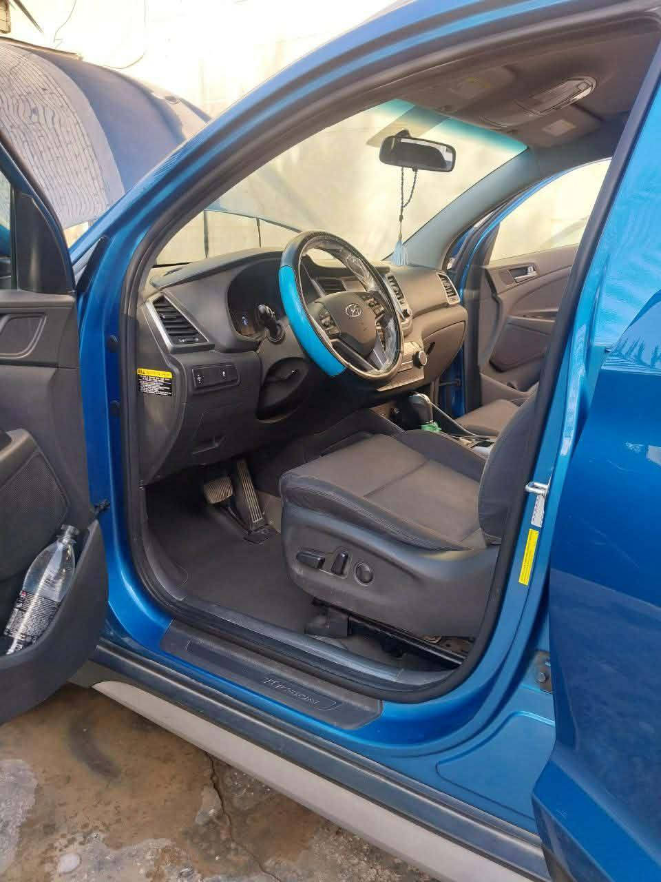 توسان موديل 2018 وارد امريكي رقم بغداد
بأسم راعيه المواصفات والسونار موجوده 
بالمنشور بسونار أي حادث مابيه 
وبالصور بيه ايرباك ستيرين وبردة أبواب 
صورة الحادث ممسوحة من راعيه 
ألي تفيده ويريد يتاكد هذا رقم الشاصي 
(KM8J3CA42A0598998)  سعر السيارة 
170 $ ورقة وبيه مجال 
مكان السيارة بغداد الشعلة  
لتفاصيل أكثر اتصال بصاحب السيارة 
رقم الهاتف (*********** ) أبو عبدالله
