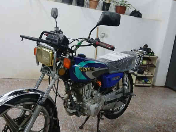 السلام عليكم دراجه إيراني مديل 20الدراجه محدثه وعامله مكلمه نكره سلف بصمات ثنين تشغيل عن بعد الدراجه مكفوله من كلشي كلها جديد تخم تاير 2جوبلس تانكي صفاحيات كشن جديد اصلي منفيس 2واحد مزغره كهرباء كلها شغال كلها مابيه نقص حبابه مكفوله دهن جديد بانزين فول تعال شوف بعينك وانته. احكم  السعر 410بيها   مجال مو شراي لا تعبني 
***********
