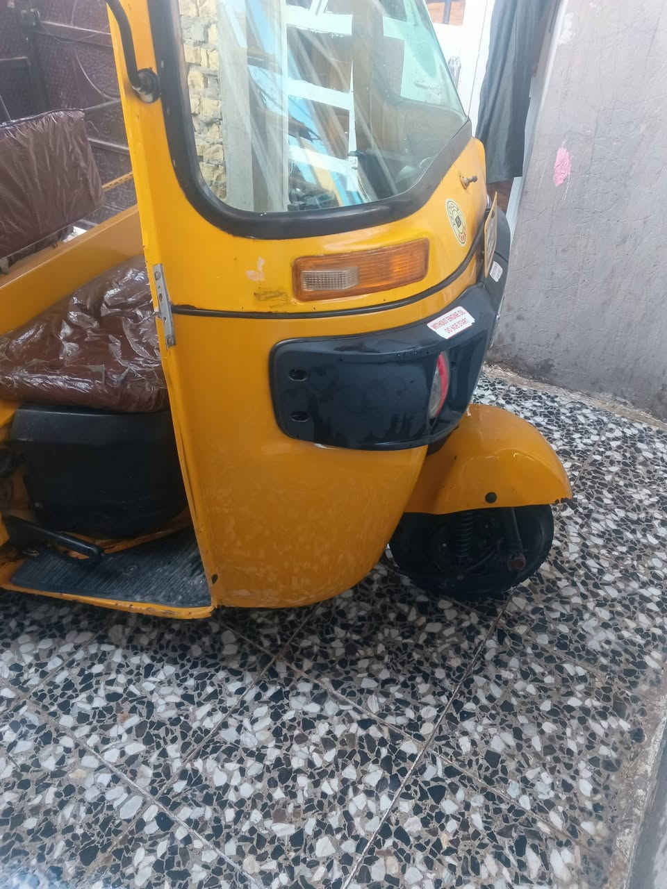 الفين و18 رقم وسنويه بيه بس هاي ضربه ودوس معمره ولباقي  كفاله***********
