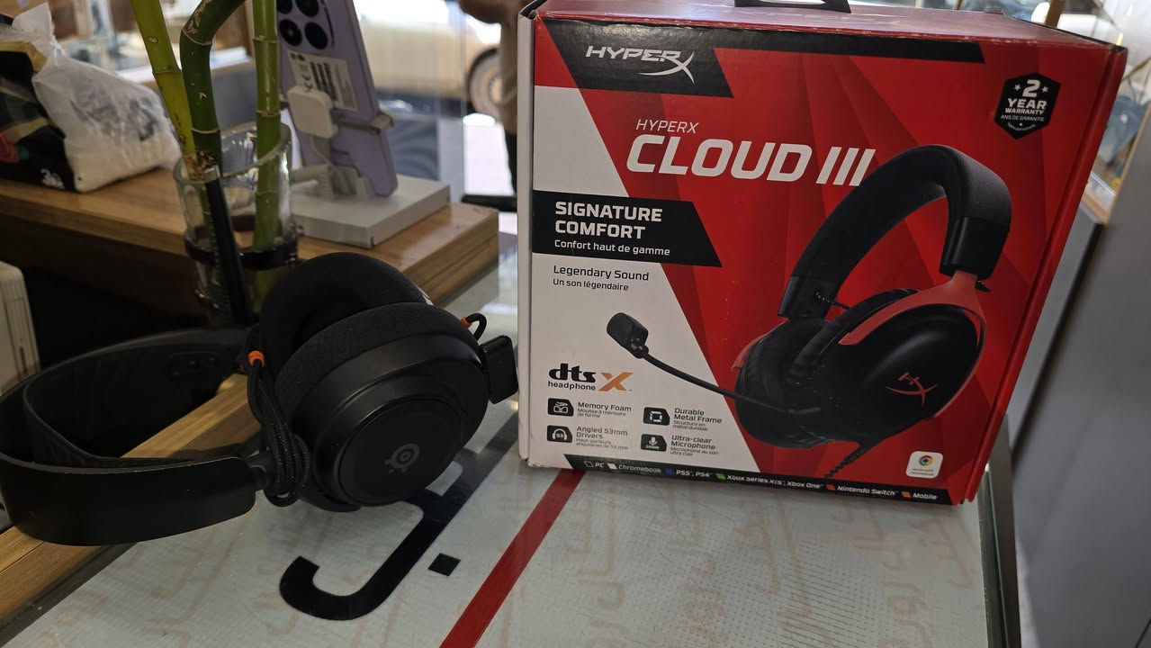 عندي سماعتين للبيع
سماعه هايبر اكس كلاود ٣ 
وسماعه ثانيه ماعرف اسمه شوفوها بصور 
هايبر اكس نظافه 100استعمال قليل 
وسماعه ثانيه كذالك نظافه 100 استعمال قليل 
بس كارتونه مالته ماهيه 
بيع او مراوس بسماعه سوني 
توصيل متوفر


**إذا كنت صاحب هذا الإعلان وتريد حذفه لأي سبب، رجاءا أرسل رسالة إلى الدعم الفني**