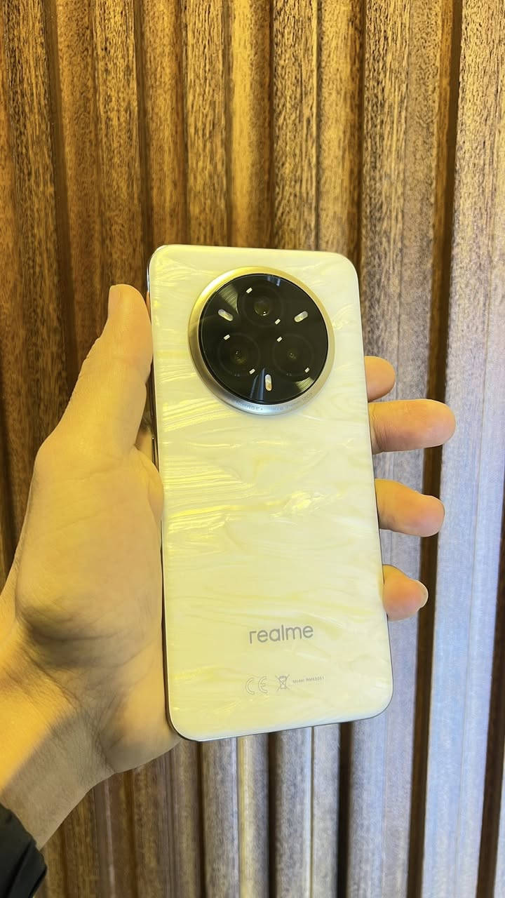 ريلمي 14 برو بلص
ذاكرة 512
رام 12+12
لون مميز
دبل سيم كارت
ملحقات شاحنه فقط
ببجي 90 فريم 
موصفاته معروفه الجهاز 
سعر :480 وبي مجال بسيط
الرقم:***********
