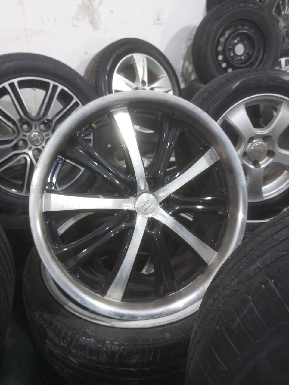 بابەت شاهینە مەلیکە ،بەتاک بەکۆ ،دنگە ،ڕۆیاڵ ،وێڵد ، ستیل، هەیەو سەردانکەن ،شوێن هەڵبجەی تازە ،***********
