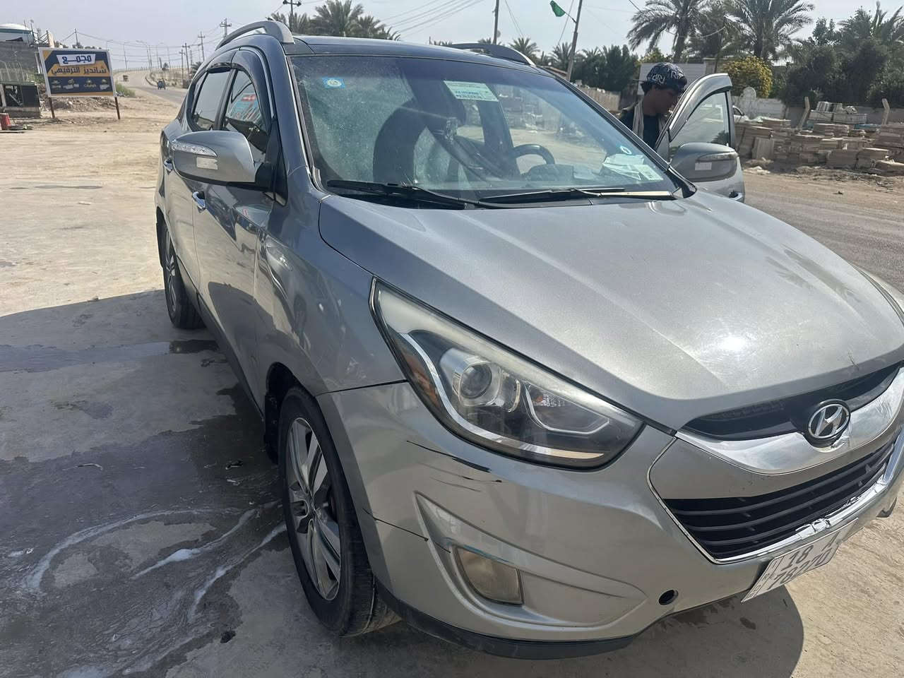 توكسان موديل ٢٠١٥ محرك GDl 2400 رقم بابل إنكليزي باسمي فول مواصفات 
بانوراما 
بصمة 
2 قطع تبريد
4 انظمة قيادة 
شاشة بلادية
منظومة تبريد جديدة فول 
لايت عدسة
لايت اوتو
كشنات جلد بلادي 
تدفئة كشنات
كشن السائق كهرباء 
اشاير بالمري 
تحكم ستيرن 
حادثها بنيد تجي تجيك وتفحص بيدك فحص كامل 
ملاحظة /// الارضية مغلفه جلد 
مكان السيارة بابل / الحمزة الغربي
السعر  135 وبيها مجال 
***********
