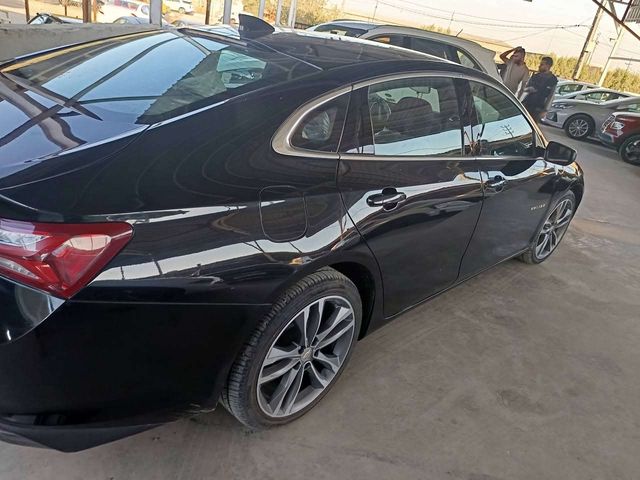 السلام عليكم
للبيع ماليبو موديل 2023 دخولها 2025 صار ست اشهر من رقمتها لون اسود 
السيارة ماشية 70
المحرك 1500 توربو
رقم قادسية  المواصفات  
بك لايت led
ويل كب 19 كروم
تشغيل عن بعد
بصمة ابواب 
فول سستم ايرباك
تدفئة كشنات
كاميرا دوارة
سايد بريك كهرباء
كشنات كهرباء
  مثبت سرعة
صندوك بصمة

الحادث موضح بالصور  .السعر 125$السيارة موجودة ب الديوانية 
استفسار واتساب ***********
