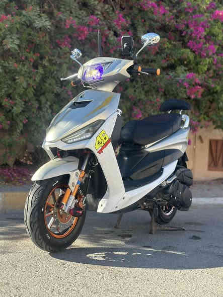 ماكس FS كامله مكمله من كل النواحي
كهربائيات كامله 
تشغيل عن بعد 
جوزه بلاد
معدل ١٠٠
جمبزه بعد ضايف عليها
المحرك مكفول فول الفول 
برغي ما مفتوح بيها 
محركها ياباني تك دبل 
البريكات المامي دسك عمبار
الخلفي بانز 
بيها ملاحضات بسيطه كلش 
مثد ما موضح كدامك السعر ٦٠٠ وبيها مجال 
تعال وجيب فيتر وياك وبيك خير وتدلل
مكان ديالى خانقين ناحية السعديه 
تواصل خاص واتساب او تصل ع الرقم 
***********
