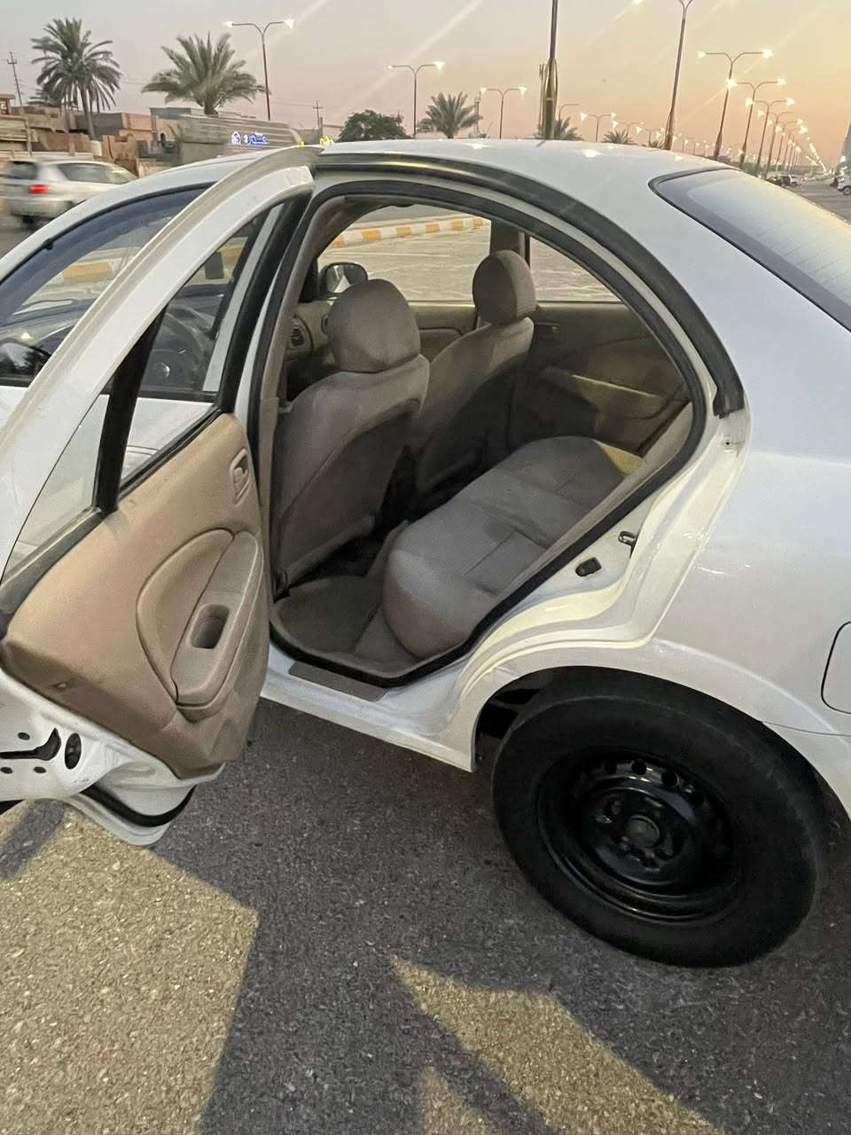 السلام عليكم للبيع سني 
موديل 2007
صبغ جاملغ امامي وباب خلفي جهة اليسار بدون ضرر فقط صبغ
السياره نظيفة وجاهزه 
سعرها 83 ورقه 
مكانها فلوجة قرب مطعم حجي حسين
*********** واتساب 
***********
