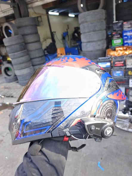 خوذه للبيع جديده  للبيع صار أسبوع من أخذته هي وجهز سمعات  أصلي ما اجواب خاص الشراي يتصل *********** سعره 80 ألف عنوان   طريق بغداد
