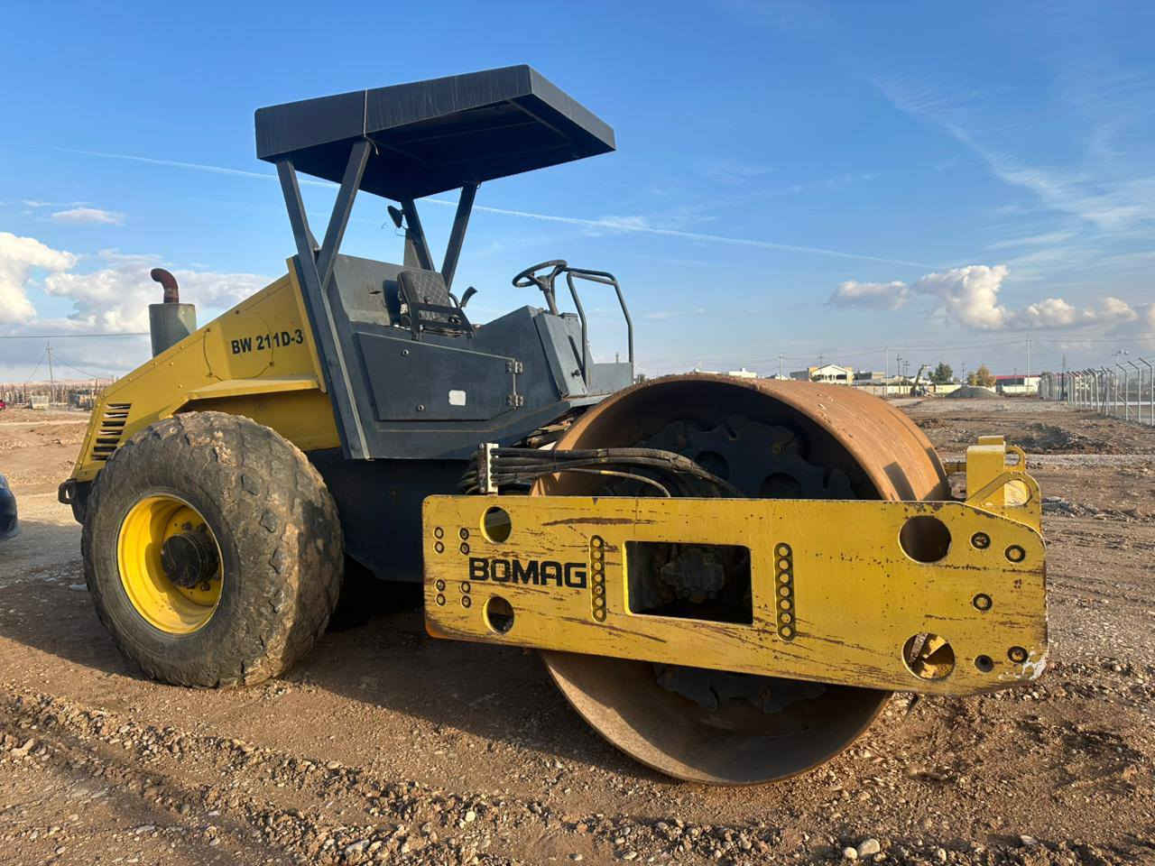 سلام عليكم حادلة بوماك موديل 2004 منفيست بصره مكفولة من كلشي ***********هاي رقم عليه واتساب الكورك (***********
