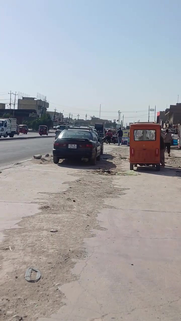 قطعه ارض للبيع مساحه ١١٧ متر واجهه ٥ ونزال ٢٣ مخدومه ماء + مجاري منطقه البحث العالمي مقابيل حي البتول تبعد علي فلكه حي انصر ٥٠٠ متر الفرع ع الشارع رقم ***********
