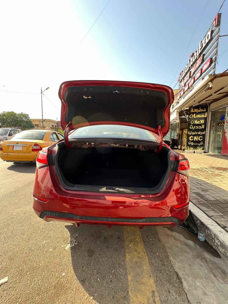 سلام عليكم 
نيسان سنترا موديل 25 بدون رقم دخول جديد باسمي فول مواصفات السبشل معروفة ماشية 5 الف ميل حادثها فقط خشم البنيد ومصبوغ البيد كله مكاني بغداد الحرية للاستفسار الاتصال على الرقم ***********

