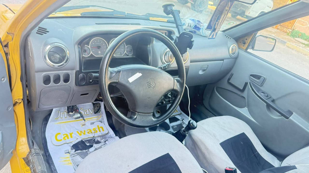 السلام عليكم سايبه للبيع موديل 11 نفخ سياره جاهزه حلوه بيهه فقط ضربه بصف البكلايت الخليفي والباقي كفاله شواصي كفاله رقم انلگليزي مصفره هيئه وغرامات تبريد شغال بس منقص غاز سياره كامله للستفسار اتصال *********** ما ارد عل خاص السعر 30 وبيها مجال
