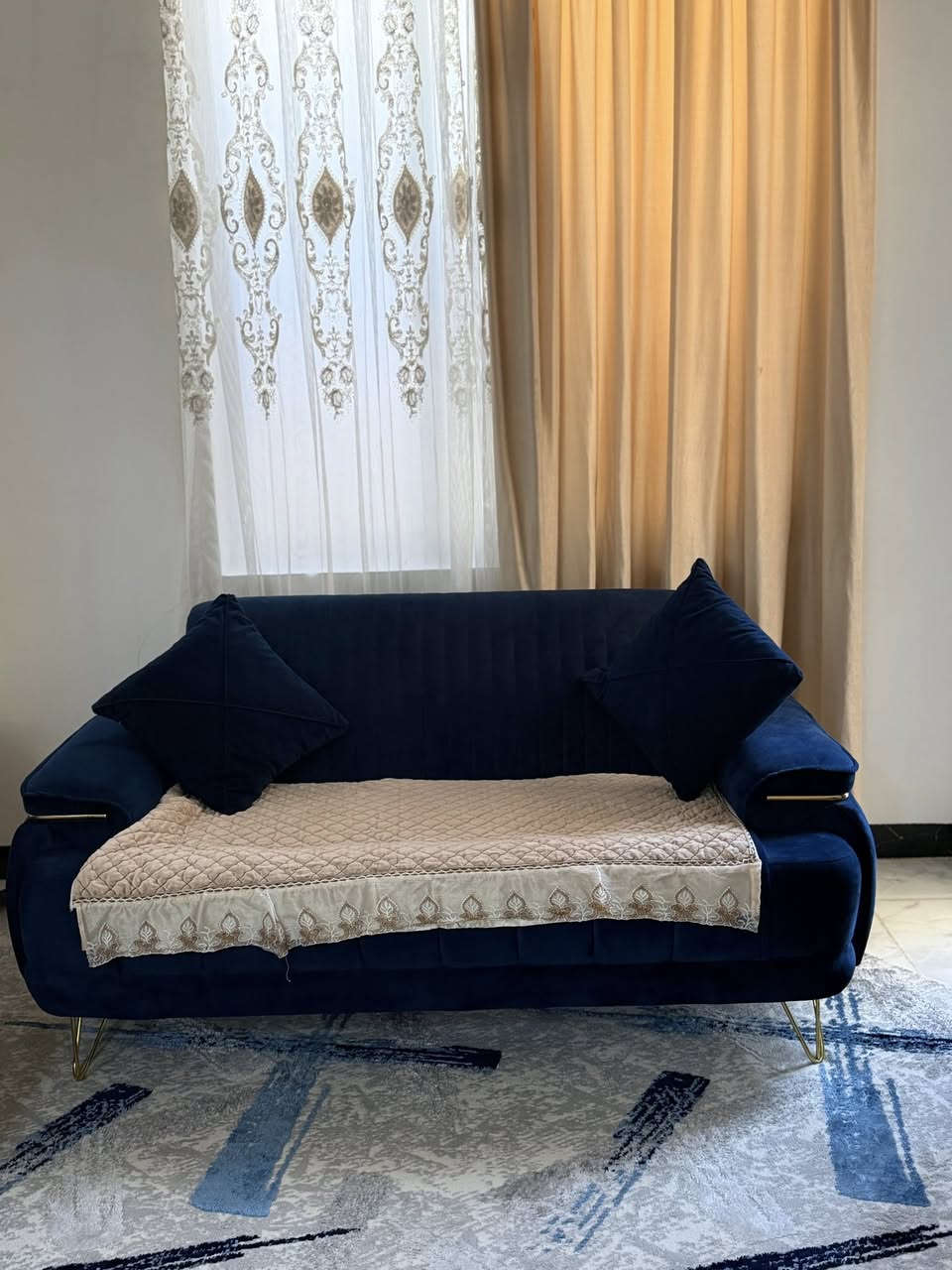 بيع بداعي السفر طخم جديد ثقيل جدا محافظه علينو بلغطيات جلخ مابينو نظيف مثل الورد جديد وأخو الجديد ثقيل ٥ قطع مع ٨ كوشات ممكن يرهم بغرفه وحدي ويمكن يرهم يتوزع ضغط عالي ب٦٥٠ وبينو مجال بسيط جدا سعر الشراء ١٤ ورقه عنوان مزارع ثالثه قرب جامع القادر


**إذا كنت صاحب هذا الإعلان وتريد حذفه لأي سبب، رجاءا أرسل رسالة إلى الدعم الفني**