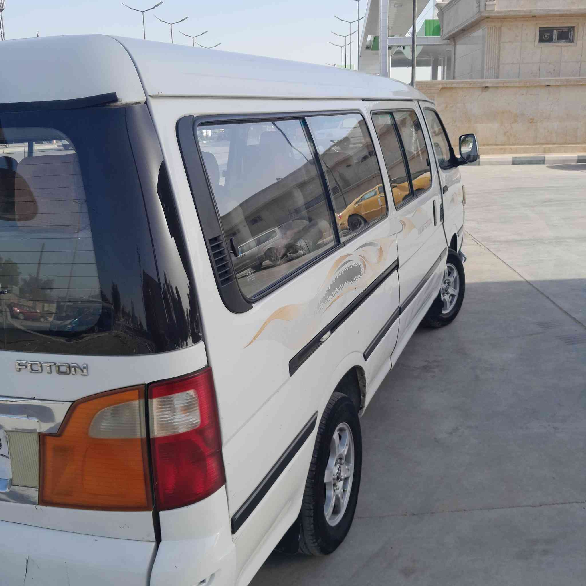 السلام عليكم 
فتون موديل 2015 مصفره هيئه وضريبة 
شرط تحويل السعر 80 نهايته الأتصال
مكان السياره بغداد المعالف الأتصال على الرقم ***********
