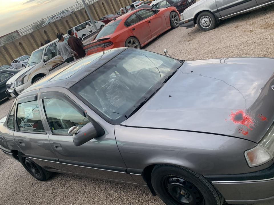 اوبل فكترا ١٩٩٠ محرك ١٦٠٠ كير ومحرك عل الفحص صدر امامي خلفي جديد السيارة معمرة جديد وماتصرف شي عليهة 
عندي بيهة وكالة عامة ثاني يوم احولك مكانهة الفلوجة ناحية الصقلاوية ***********
